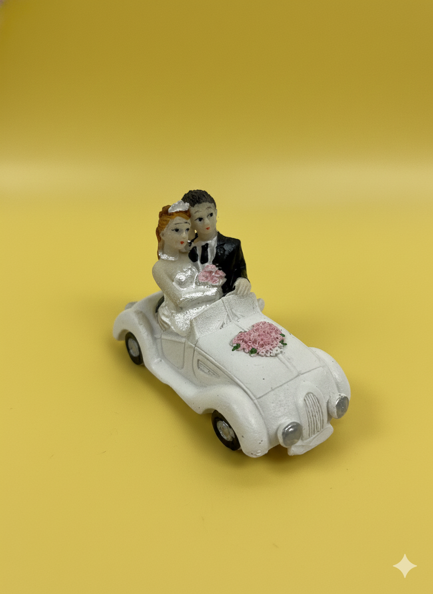 CAKE TOY STATUE  GRANPARENTS 50 TH  WEDDING  ANNIVERSARY ON  GOLDEN CAR 1 PC